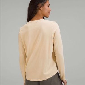 Used Lululemon Love Long Sleeve Shirt
Prosecco size 4